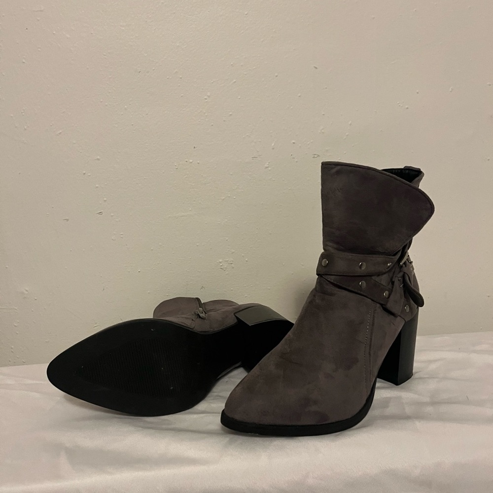Grey boots